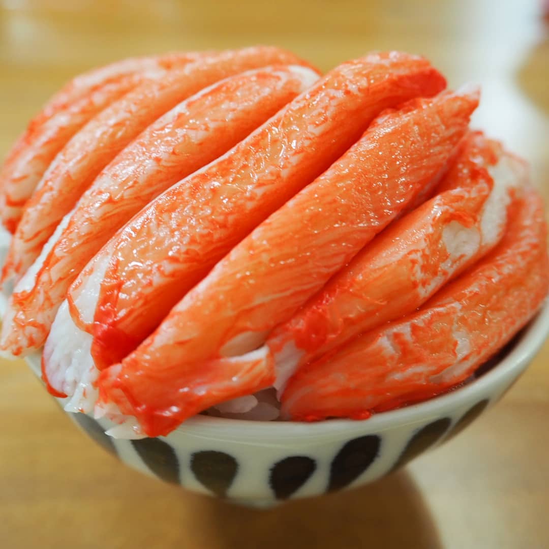 かっつ飯 蟹の足を８本使用して超豪華飯 かっつ飯 飯テロ検定準2級保持者のバズり飯 インスタ界最強の男飯