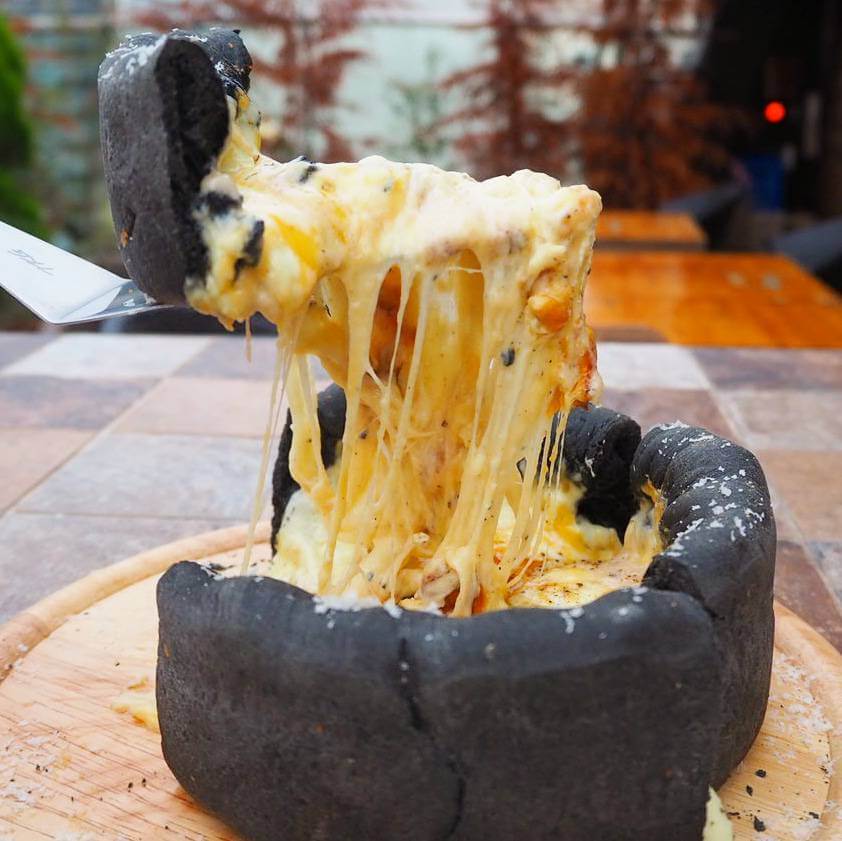 【吉祥寺】子連れOK!窯焼きシカゴピザと熟成肉が絶品!ルーフトップシカゴピザ