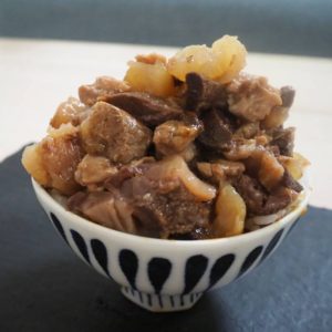 【ゲロまず注意】鯨すじの煮込み丼 缶詰で簡単料理