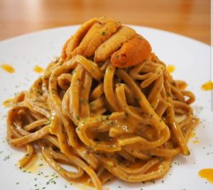 完全食ベースパスタとかっつ飯がコラボ！ベースラーメンも新発売