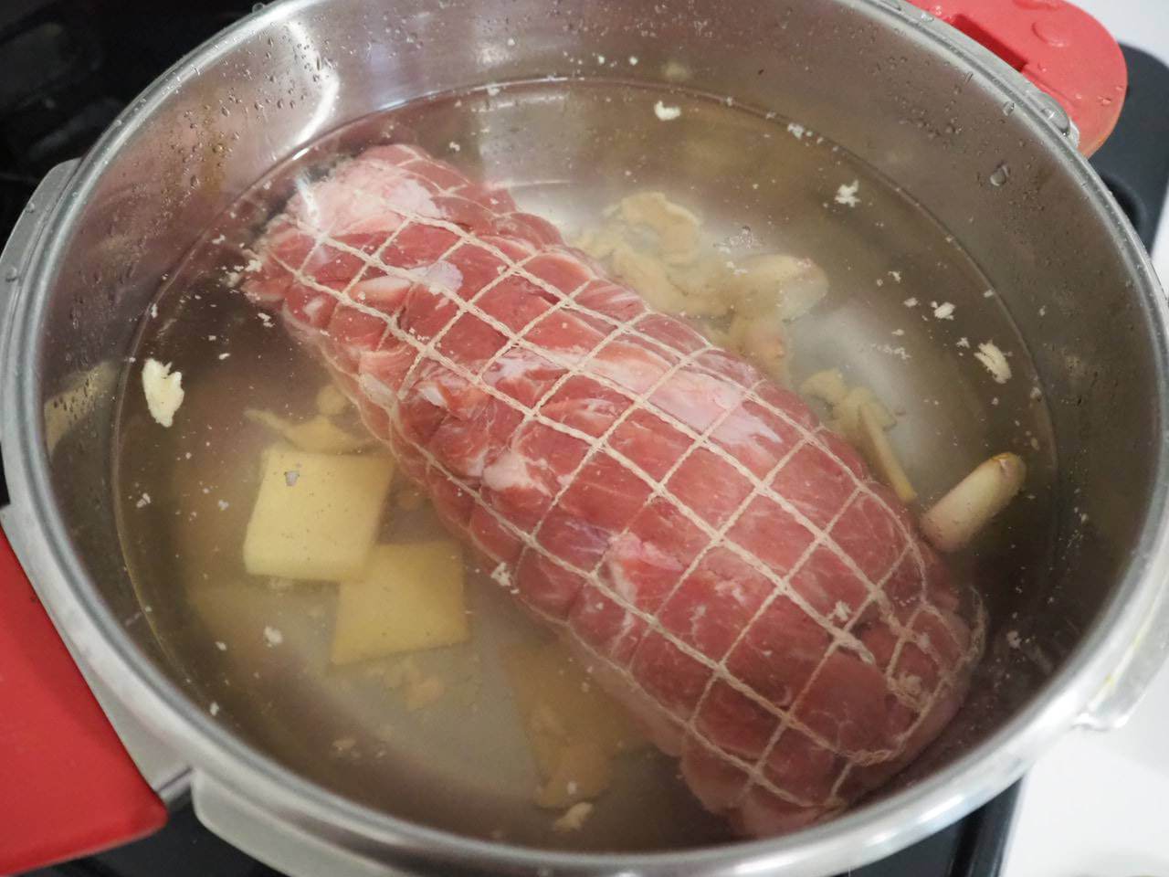 家二郎 煮豚 肩ロース 圧力鍋で二郎風豚の作り方 レシピ かっつ飯 飯テロ検定準2級保持者のバズり飯 インスタ界最強の男飯